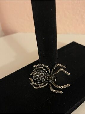 NWT Black and Silver Spider Brooch, Halloween Accessories